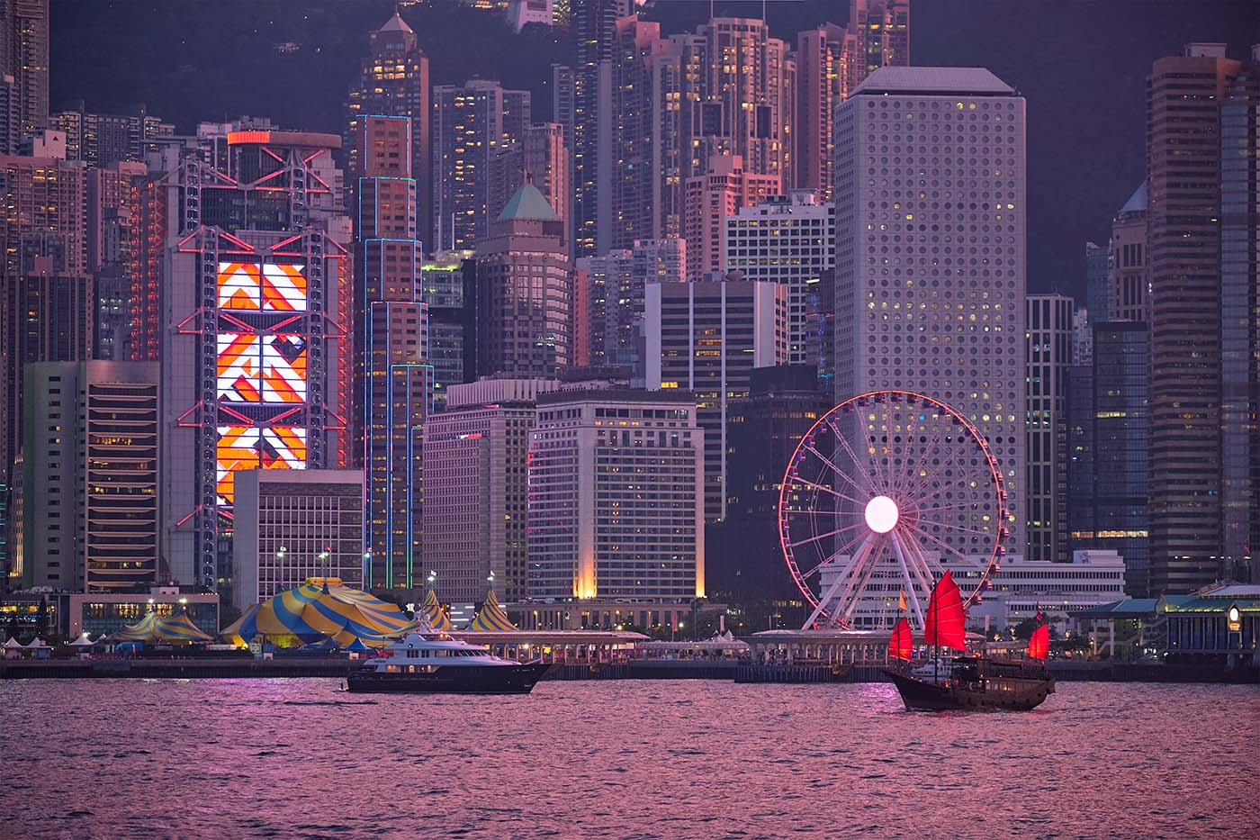As China’s Economy Slows, Hong Kong Seeks to Redefine Its Future